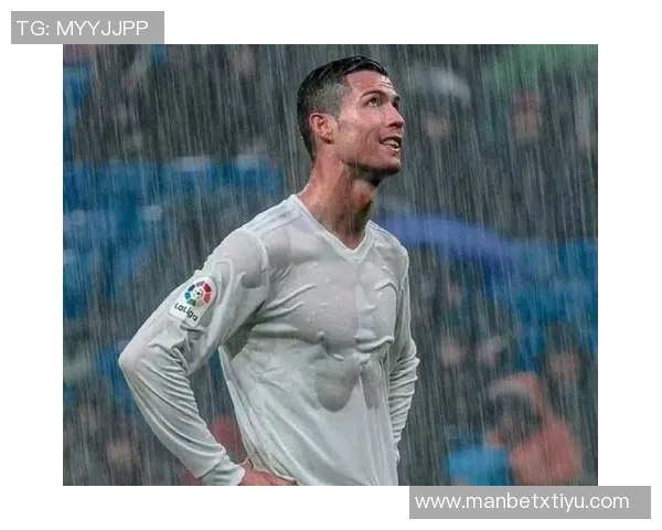 40岁C罗桑拿后肌肉如雕刻般完美展现健身成果