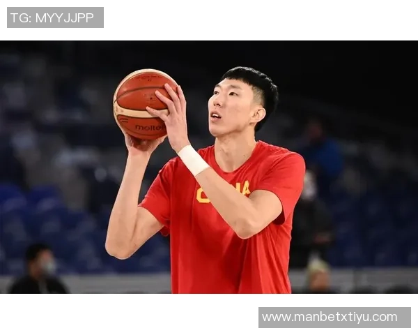 媒体人分析周琦单打风格对球队进攻流畅性的影响与战术调整建议